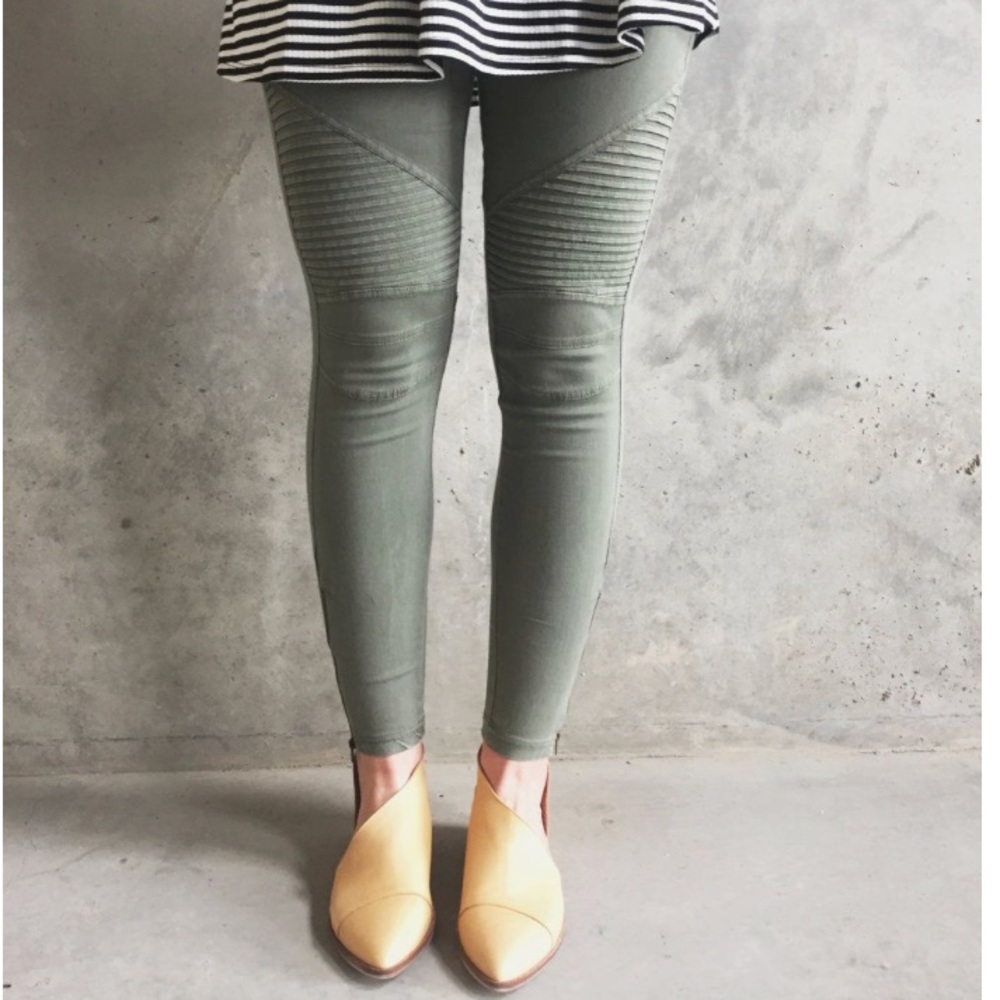 'Bp' green moto leggings